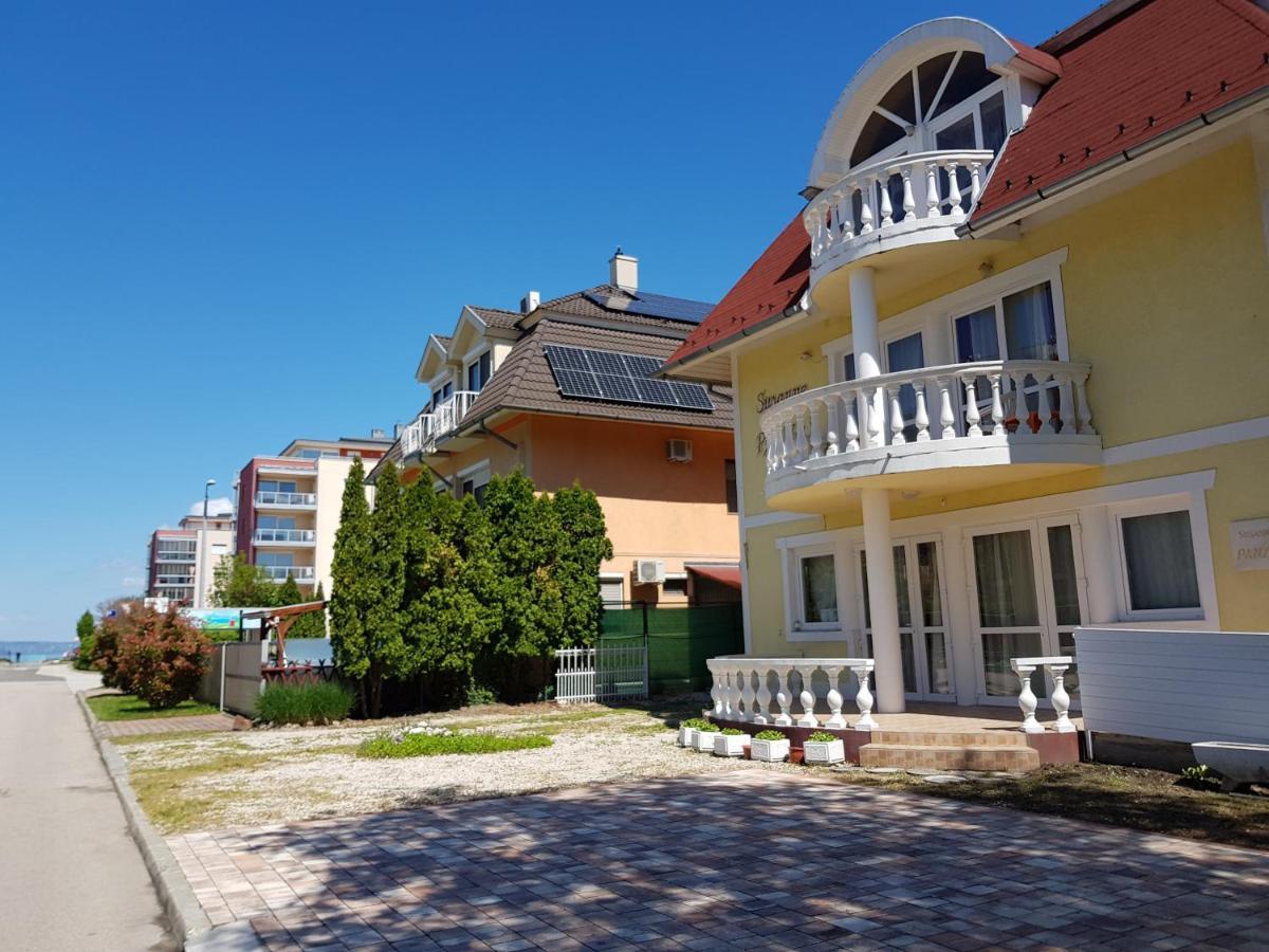 Crystal Es Susanne Panzio Bed & Breakfast Siofok Dış mekan fotoğraf