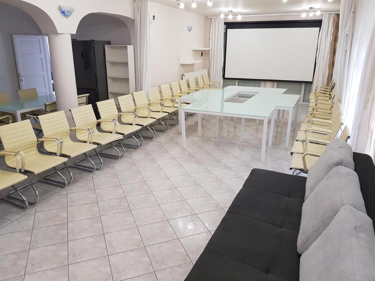 Crystal Es Susanne Panzio Bed & Breakfast Siofok Dış mekan fotoğraf