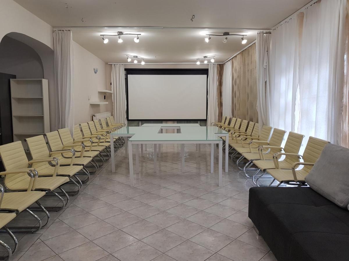 Crystal Es Susanne Panzio Bed & Breakfast Siofok Dış mekan fotoğraf