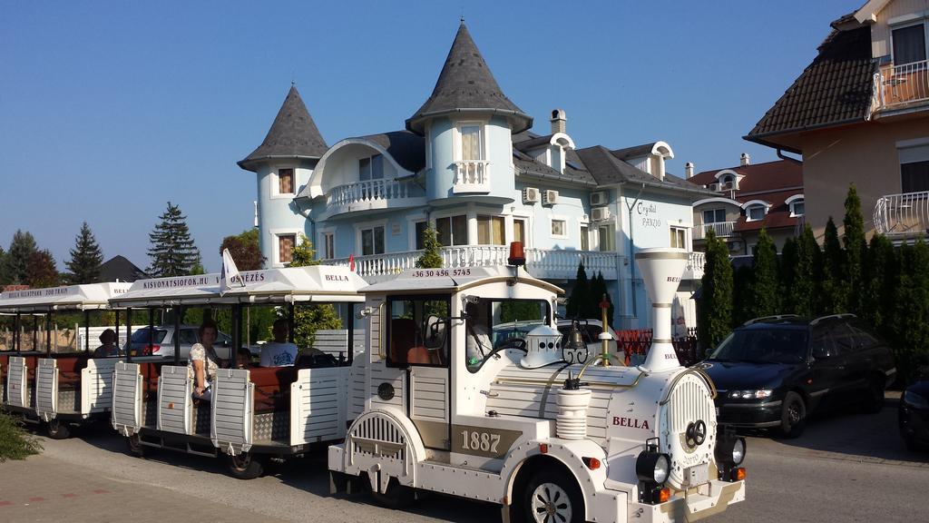 Crystal Es Susanne Panzio Bed & Breakfast Siofok Dış mekan fotoğraf